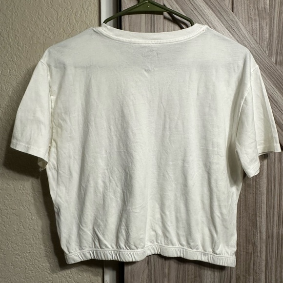 Hollister Cropped T Shirt - Picture 2 of 3